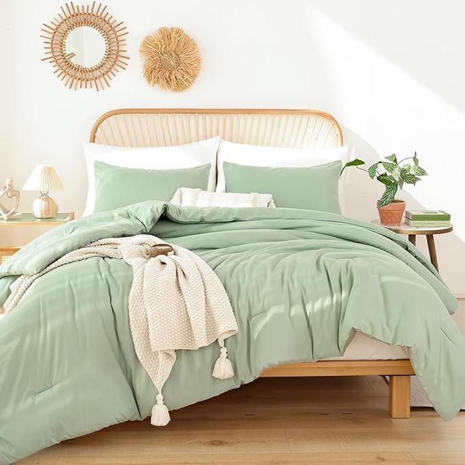 ROSGONIA Queen Comforter Set Sage Green, 3pcs Bedding Sets Queen (1 Boho Sage Comforter& 2 Pillowcases), All Season Lightweight Blanket Quilt