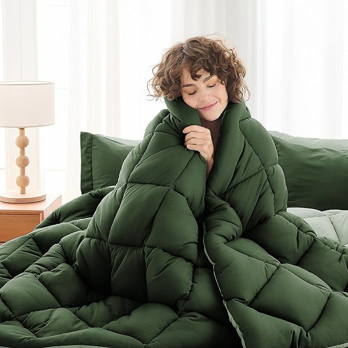 MUXHOMO 5 Pieces Twin XL Comforter Set, Reversible Bed in a Bag Twin XL Size, All Season Bedding Set with Comforter, Flat Sheet, Fitted Sheet, Pillowcases & Shams, Dark Green & Light Green