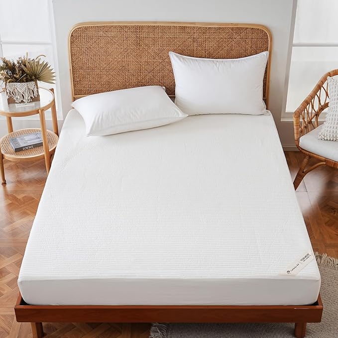 YOUR MOON Natural Wool Mattress Pad Queen – 200GSM Organic Australian Wool Mattress Topper, Quilted Fitted Mattress Bed Cover with 16" Deep Pocket, Hypoallergenic Cotton Cover (White)