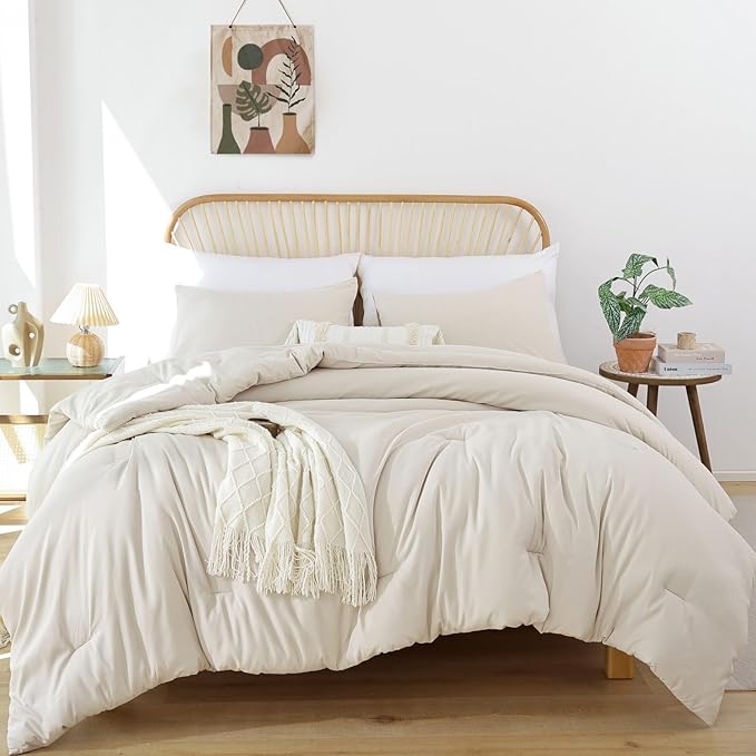 ROSGONIA Alaskan King Comforter 136x120, Beige, 1 Extra Large King Size Comforter Oversized & 2 Pillowcases, Lightweight Warm Bedding Set Quilt