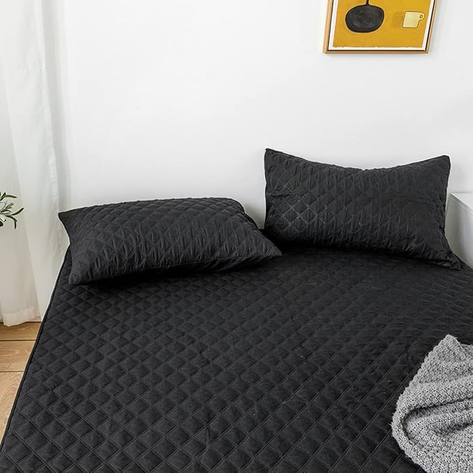 jejeloiu Black Quilted Mattress Pad, 100% Waterproof Breathable Queen Bedding Fitted Sheet Mattress Protector 14" Deep Pocket Cotton Snow Down Alternative Filling Mattress Cover (Queen,Black)