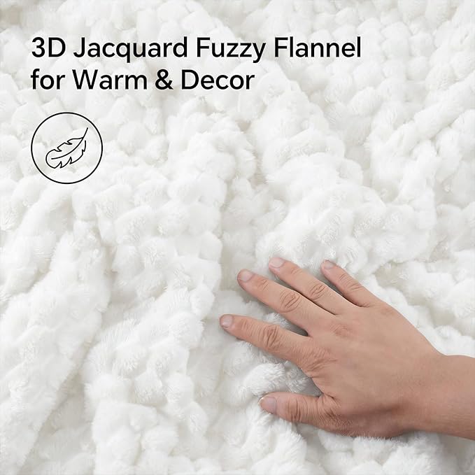 BEDELITE Fluffy King Size Comforter Set - Bright White Fleece Soft Comforter for King Size Bed, Luxury Warm Bedding Set for Winter, Fuzzy Bed Set 3 Pieces (1 Comforter, 2 Pillowcases)