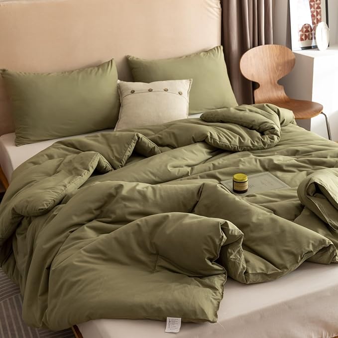 ROSGONIA Oversized King Comforter 120x120, 3pcs Super King Comforter (1 Olive Green Comforter & 2 Pillowcases) Lightweight Warm Bedding Set Quilt