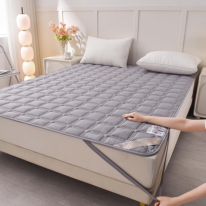 Queen Mattress Protector Cover with Elastic Straps - Thin Foldable Quilted Cover Pad for Student Dormitory - Soft & Comfortable, Breathable Cool Mat - Machine Washable