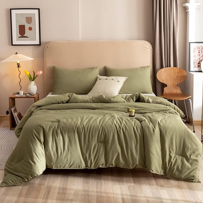 ROSGONIA Alaskan King Comforter 136x120, Olive Green, 1 Extra Large King Size Comforter Oversized & 2 Pillowcases, Lightweight Warm Bedding Set Quilt