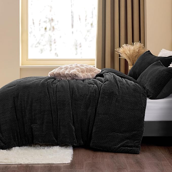 Flannel Fleece Full Comforter Set - Furry Black Leaves Pattern Faux Fur Bed Set, Winter Ultra Soft Fuzzy Comfort Set, Velvet Bedding Set for Bed with 2 Pillow Cases