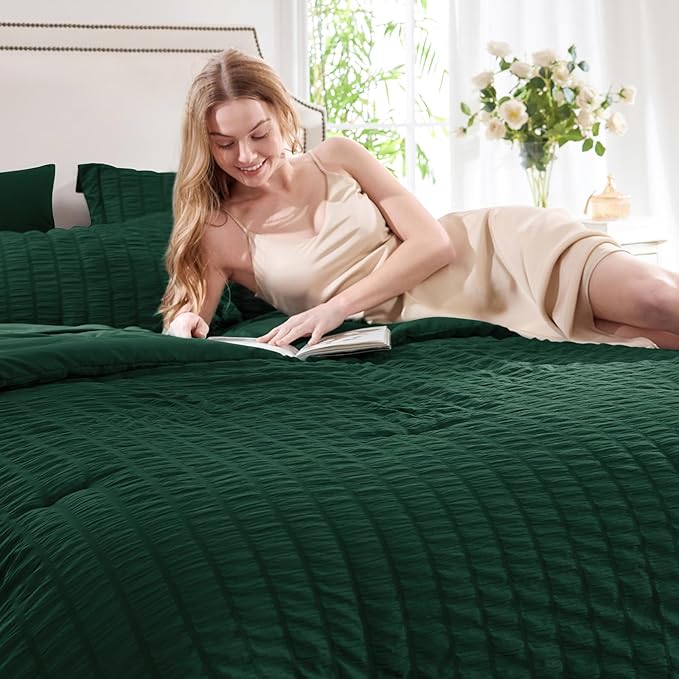 CozyLux King Size Comforter Set Emerald Green Seersucker 7 Pieces Bed in a Bag King Comforter Set with Sheets, Luxury Bedding Sets with Down Alternative Comforter, Sheets, Pillowcases & Shams