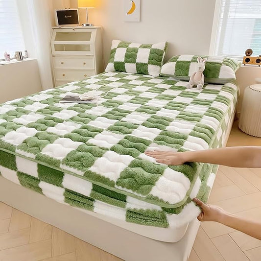Velvet Fitted Sheet, Soft Velvet Fleece Bed Sheet Mattress Protector Cover with 12'' Deep Pocket Breathable Mattress Pad Cover, Elastic Fitted Mattress Topper(King-71x79inch, Green)