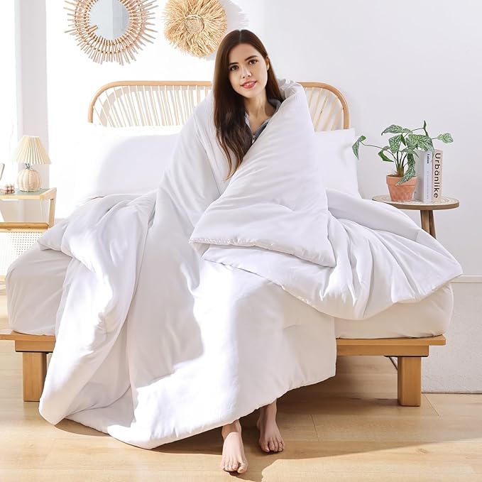 ROSGONIA Alaskan King Comforter 136x120, White, 1 Extra Large King Size Comforter Oversized & 2 Pillowcases, Lightweight Warm Bedding Set Quilt