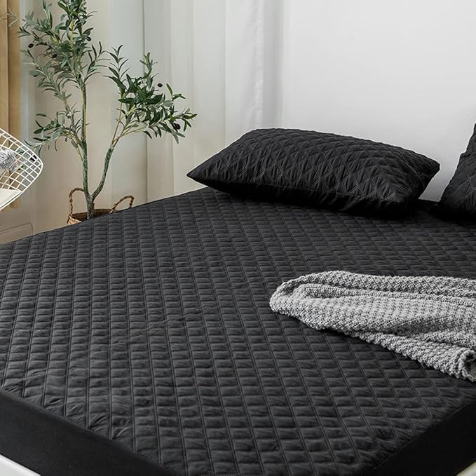 vctops Quilted Fitted Sheet Waterproof Mattress Protector Pad Ultra Soft Elastic Fitted Deep Pocket Bed Cover (Black,King)