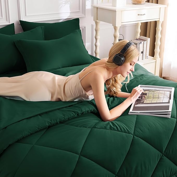 CozyLux Oversized Queen Comforter Set Emerald Green, 7 Pieces Bed in a Bag Comforter Set with Sheets, All Season Bedding Set with Down Alternative Comforter, Sheets, Pillowcases & Shams