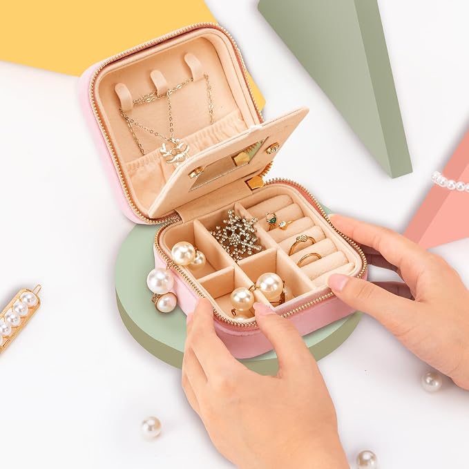 Smileshe Personalized Gifts for Mom Mothers Day, Birthday, Graduation Gift for Girls Fashion, Travel for Teen Girls Trendy Stuff, Velvet Jewelry Box with Flower, Letter J, Pink - Image 6