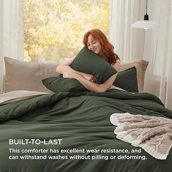 Bedsure Queen Comforter Set, Dark Green Soft Prewashed Bedding for All Seasons, 3 Pieces GentleSoft™ Bed Set, 1 Lightweight Comforter (90"x90") and 2 Pillowcases (20"x26")