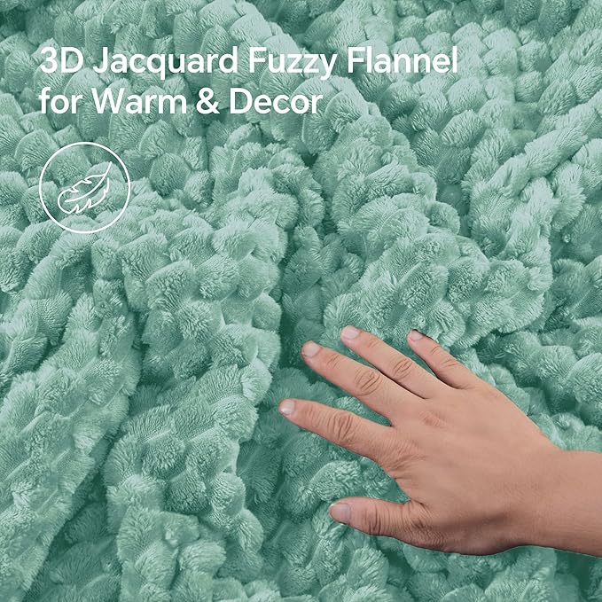 BEDELITE Fluffy King Size Comforter Set - Haze Blue Fleece Soft Comforter for King Size Bed, Luxury Warm Bedding Set for Winter, Fuzzy Bed Set 3 Pieces (1 Comforter, 2 Pillowcases)