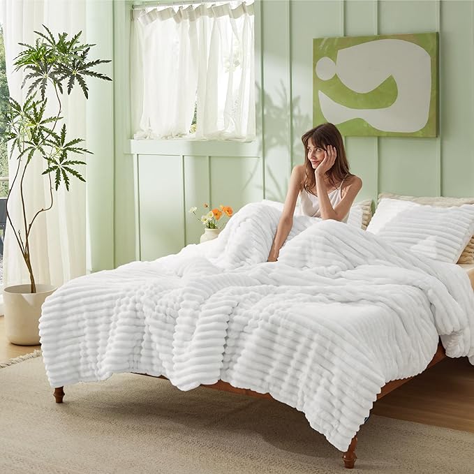 Bedsure Twin/Twin XL Size Comforter - GentleSoft™ 2 Pieces Double-Side Fleece Fluffy Bright White Comforter Set, Cozy Striped Room Decor Aesthetic Luxury Twin Bedding Sets, 1 Pillowcase, 68x88 Inches