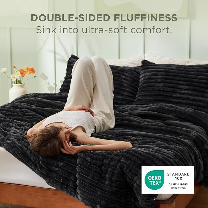 Bedsure King Comforter - GentleSoft™ 3 Pieces Double-Side Fleece Fluffy Black Comforter Set, Cozy Striped Room Decor Aesthetic, Luxury King Size Bedding with 2 Pillowcases, 104x90 Inches