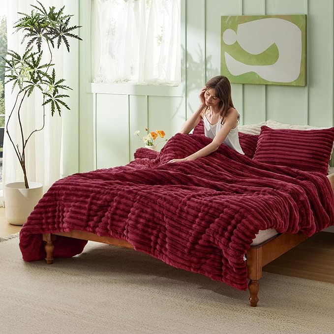 Bedsure Full Size Comforter Sets - GentleSoft™ 3 Pieces Double-Side Fleece Fluffy Dark Red Comforter Set, Cozy Striped Room Decor Aesthetic, Luxury Full Size Bedding, 2 Pillowcases, 82x86 Inches