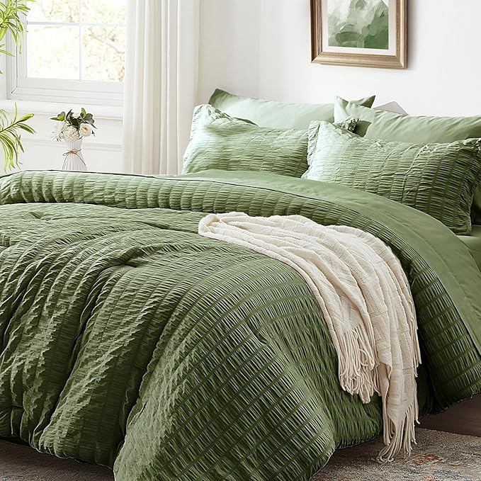 Zzlpp Queen Comforter Set 7 Pieces, Olive Green Seersucker Bed in a Bag with Comforter and Sheets, All Season Bedding Sets with 1 Comforter, 2 Pillow Shams, 2 Pillowcases, 1 Flat Sheet