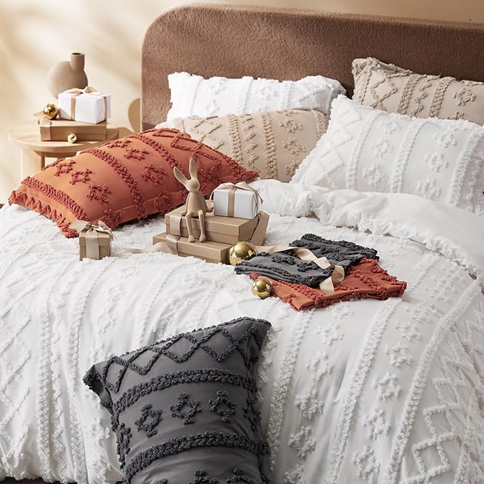 Bedsure Tufted Boho Comforter Set Twin Size - Bright White Boho Bed Set, GentleSoft™ 2 Pieces Farmhouse Shabby Chic Embroidery Bedding, Gifts for Woman, Soft Jacquard Twin Comforter for All Seasons