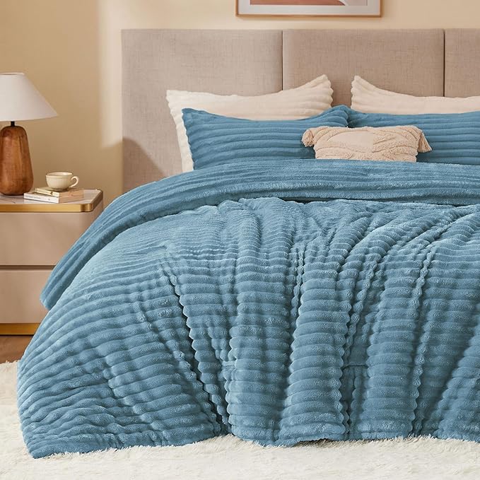 BEDELITE Fleece Oversized Queen Comforter Set -Super Soft & Warm Fluffy Blue Fog Bedding, Luxury Fuzzy Heavy Bed Set for Winter with 2 Pillow Cases