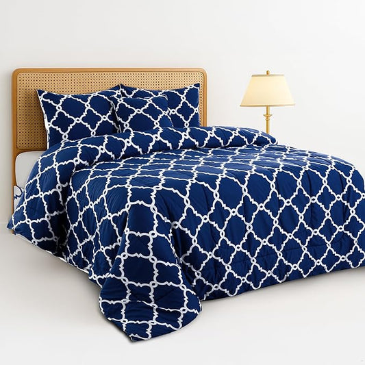LUX Décor Reversible 5pc King Comforter Set, Printed Bedding Set, All-in-One Bed in a Bag, Includes 1 Comforter, 2 Pillow Shams, 1 Decorative Pillow & 1 Bed Skirt (Quatrefoil Navy,King)