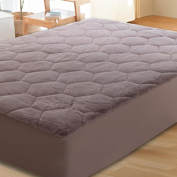Faux Fur Mattress Pad Quilted Fitted Mattress Cover, Fluffy Warm Soft Breathable Mattress Protector, Mattress Topper with 8-21" Deep Pocket (Gray, King)
