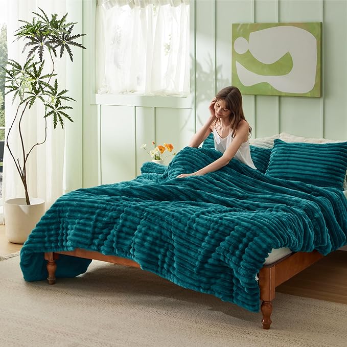 Bedsure Full Size Comforter Sets - GentleSoft™ 3 Pieces Double-Side Fleece Fluffy Teal Comforter Set, Cozy Striped Room Decor Aesthetic, Luxury Full Size Bedding, 2 Pillowcases, 82x86 Inches