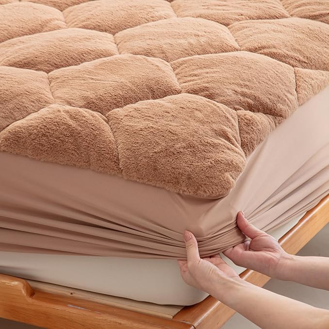 Faux Fur Fitted Mattress Pad Quilted Bottom Sheet, Fluffy Mattress Protector Cover, Luxury Soft Fitted Sheet Mattress Topper with 8-21" Deep Pocket Full