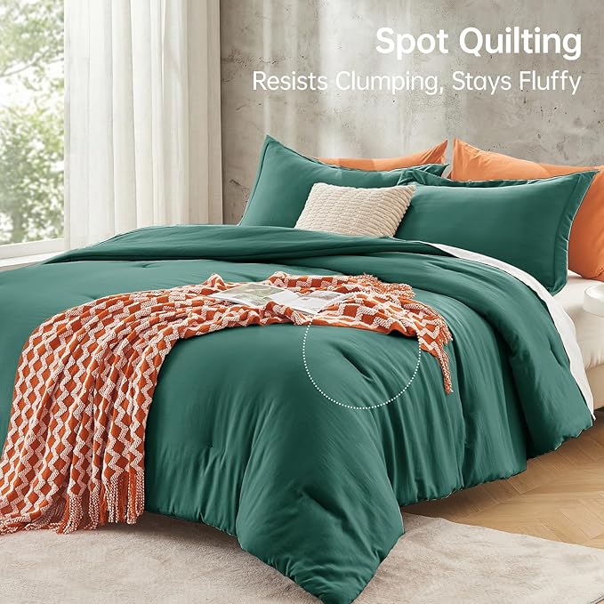 MUXHOMO King Size Comforter Set, All Season Ultra Soft Down Alternative Bedding - 3 Piece Lightweight Bed Set Includes 1 Comforter (104"x90") and 2 Pillow Shams (20"x36"), Emerald Green