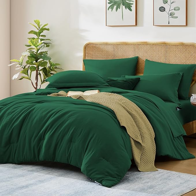 WRENSONGE Queen Comforter Set- 7 Pieces Soft Emerald Green Bed in a Bag with Fitted Sheet, Flat Sheet, 2 Pillow Shams, and 2 Pillowcases- Warm Bedding Sets Queen for All Season