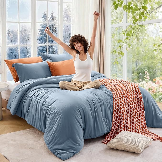 MUXHOMO King Size Comforter Set, All Season Ultra Soft Down Alternative Bedding - 3 Piece Lightweight Bed Set Includes 1 Comforter (104"x90") and 2 Pillow Shams (20"x36"), Sea Blue