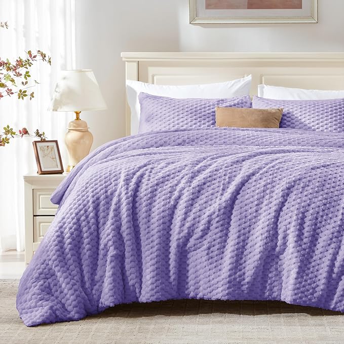 BEDELITE Fluffy Queen Comforter Set - Light Purple Fleece Soft Comforter for Queen Size Bed, Luxury Warm Bedding Set for Winter, Fuzzy Bed Set 3 Pieces (1 Comforter, 2 Pillowcases)