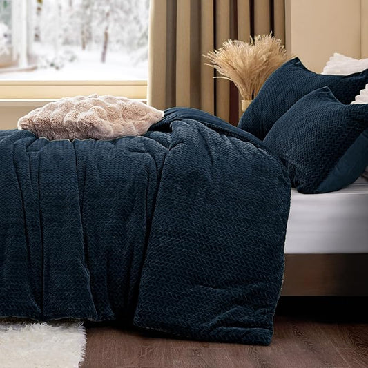 Flannel Fleece Full Comforter Set - Furry Navy Blue Leaves Pattern Faux Fur Bed Set, Winter Ultra Soft Fuzzy Comfort Set, Velvet Bedding Set for Bed with 2 Pillow Cases