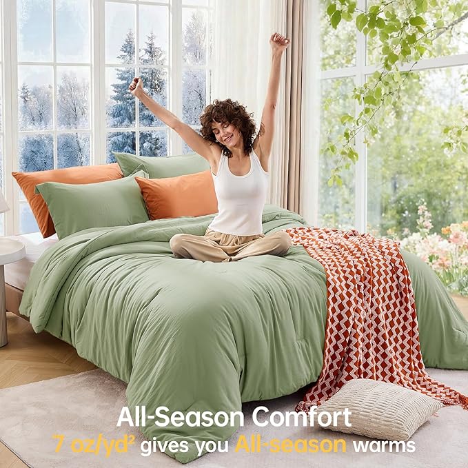 MUXHOMO Green Oversized Queen Comforter Sets, All Season Ultra Soft Down Alternative Bedding - 3 Piece Lightweight Bed Set Includes 1 Comforter (98"*98") and 2 Pillow Shams (20"x26")