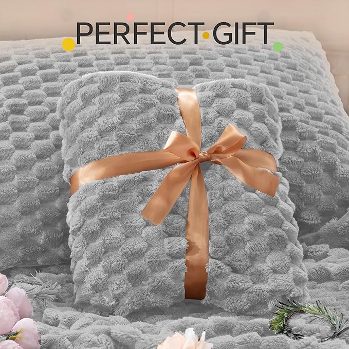 BEDELITE Fluffy Queen Comforter Set - Light Grey Fleece Soft Comforter for Queen Size Bed, Luxury Warm Bedding Set for Winter, Fuzzy Bed Set 3 Pieces (1 Comforter, 2 Pillowcases)