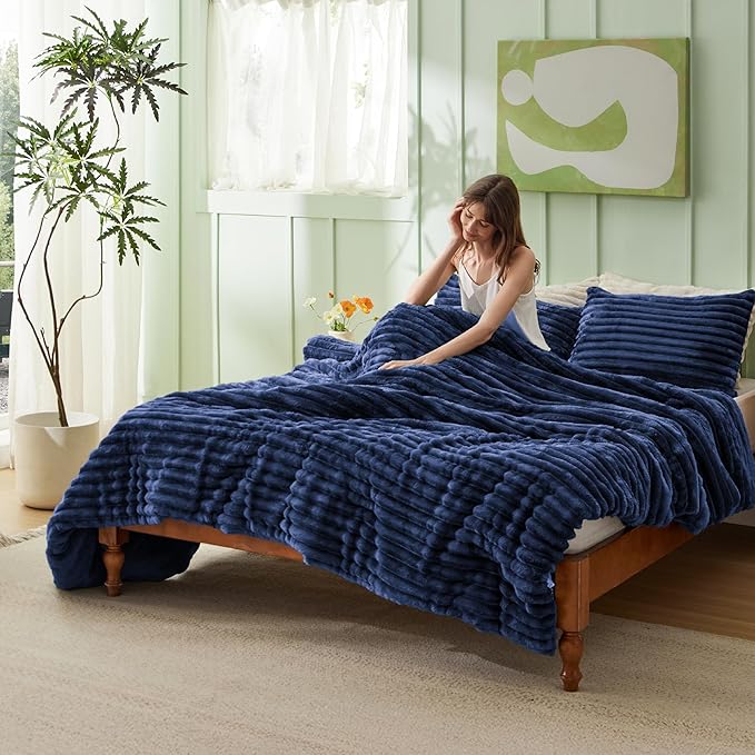 Bedsure Comforter Set Queen Size - GentleSoft™ 3 Pieces Double-Side Fleece Fluffy Navy Blue Comforter Set, Cozy Striped Room Decor Aesthetic, Luxury Bedding Queen Size, 2 Pillowcases, 90x90 Inches