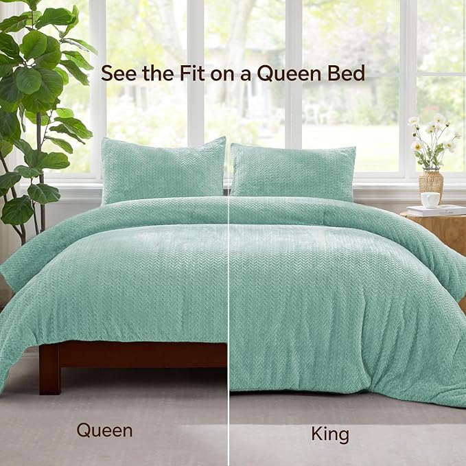 Flannel Fleece Queen Comforter Set - Furry Eggshell Blue Leaves Pattern Faux Fur Bed Set, Winter Ultra Soft Fuzzy Comfort Set, Velvet Bedding Set for Bed with 2 Pillow Cases