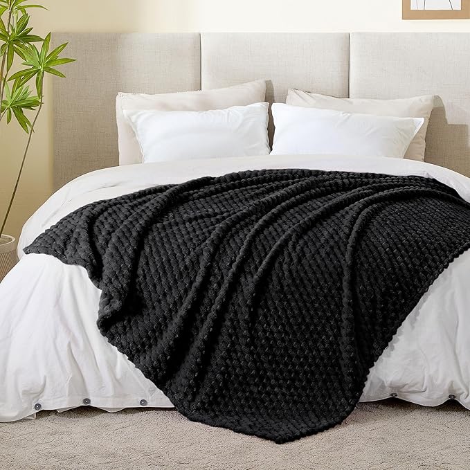 BEDELITE Fleece Blanket, Large Queen Size for Bed, 3D Jacquard Decorative Black Fuzzy Blanket, Soft and Cozy Warm Plush Fluffy Throw All Seasons Suitable, 90x90Inches