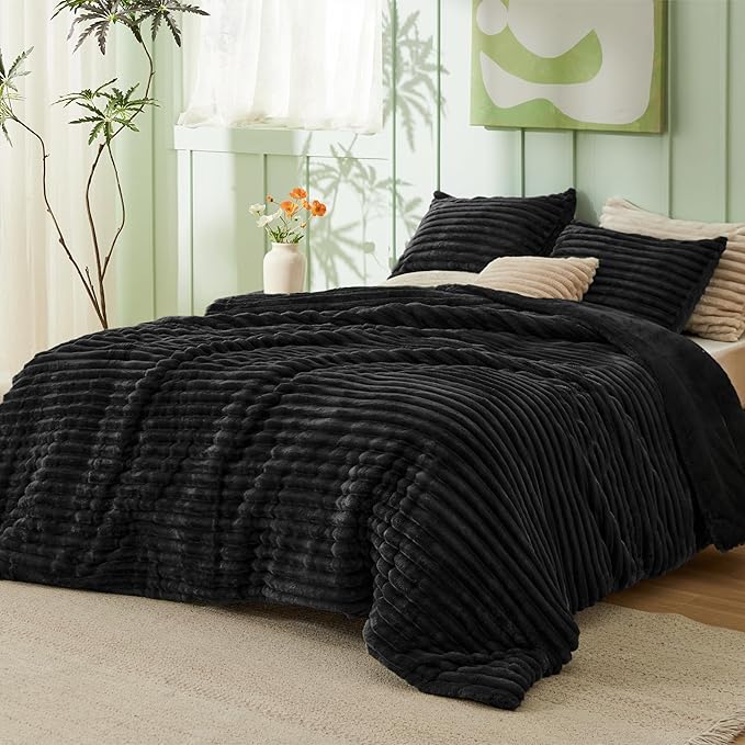 Bedsure King Comforter - GentleSoft™ 3 Pieces Double-Side Fleece Fluffy Black Comforter Set, Cozy Striped Room Decor Aesthetic, Luxury King Size Bedding with 2 Pillowcases, 104x90 Inches
