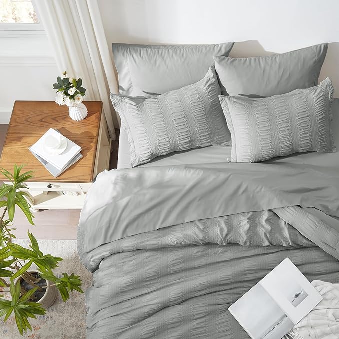 Zzlpp Queen Comforter Set 7 Pieces, Grey Seersucker Bed in a Bag with Comforter, Pillow Shams, Pillowcases, Flat Sheet, Fitted Sheet