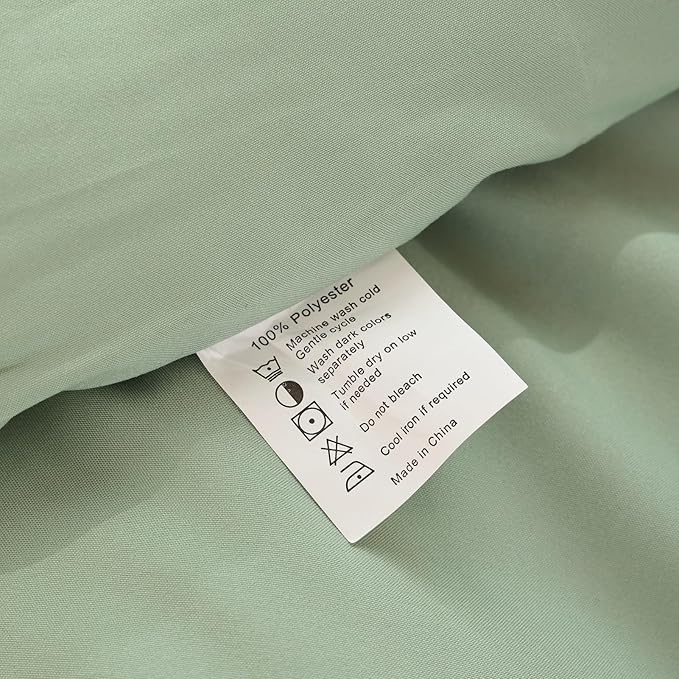 ROSGONIA Oversized King Comforter 120x120, 3pcs Super King Comforter (1 Sage Green Comforter & 2 Pillowcases) Lightweight Warm Bedding Set Quilt