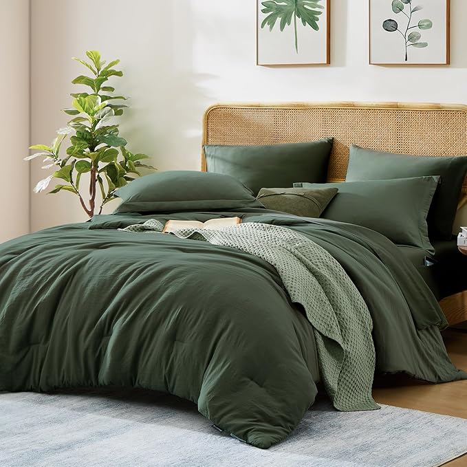 WRENSONGE Super King Plus Comforter Set - 7 Pieces Deep Green Soft Bed in a Bag Super King Plus with Fitted Sheet, Flat Sheet, 2 Pillow Shams, and 2 Pillowcases- Warm Bedding Sets for All Season