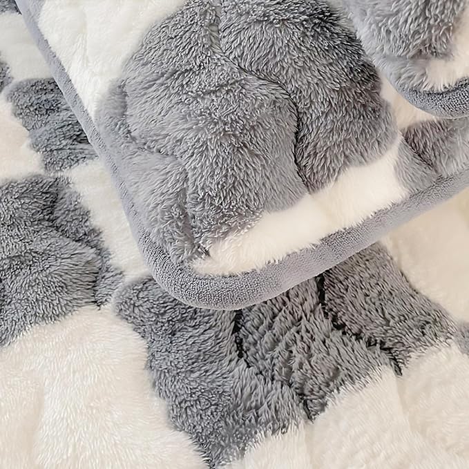 Velvet Fitted Sheet, Soft Velvet Fleece Bed Sheet Mattress Protector Cover with 12'' Deep Pocket Breathable Mattress Pad Cover, Elastic Fitted Mattress Topper(Full-47x79inch, Gray)