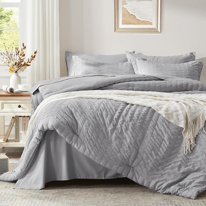 Zzlpp King Comforter Set 7 Pieces, Light Grey Seersucker Bed in a Bag with Comforter, Pillow Shams, Pillowcases, Flat Sheet, Fitted Sheet