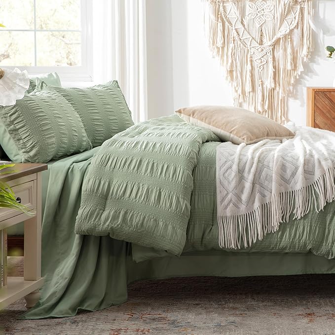 Zzlpp Queen Comforter Set 7 Pieces, Sage Green Seersucker Bed in a Bag with Comforter and Sheets, All Season Bedding Sets with 1 Comforter, 2 Pillow Shams, 2 Pillowcases, 1 Flat Sheet