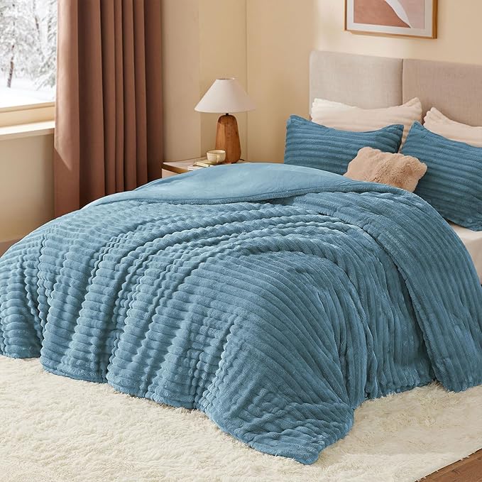 BEDELITE Fleece Full Comforter Set -Super Soft & Warm Fluffy Blue Fog Bedding, Luxury Fuzzy Heavy Bed Set for Winter with 2 Pillow Cases