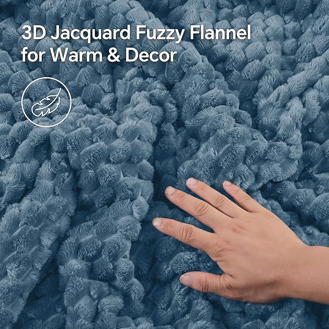 BEDELITE Fluffy Twin Comforter Set - Blue Fog Fleece Soft Comforter for Twin Size Bed, Luxury Warm Bedding Set for Winter, Fuzzy Bed Set 2 Pieces (1 Comforter, 1 Pillowcase)