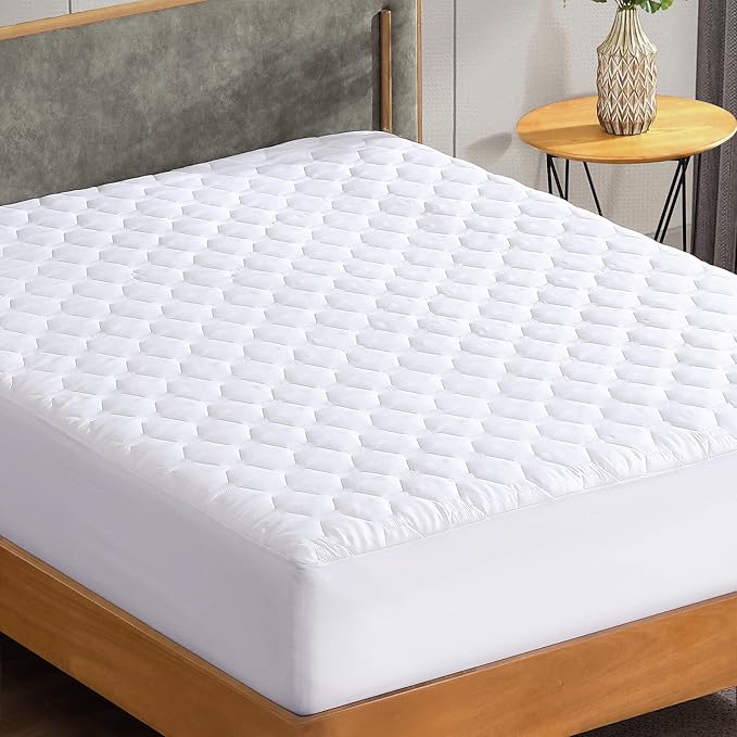 The Grand Hotel Collection Short King Size Hybrid Mattress Protector & Pad - Soft and Comfortable Bed Sheet Cover That Restores The Beauty of Your Mattress, While Protecting from Stains,and Dirt
