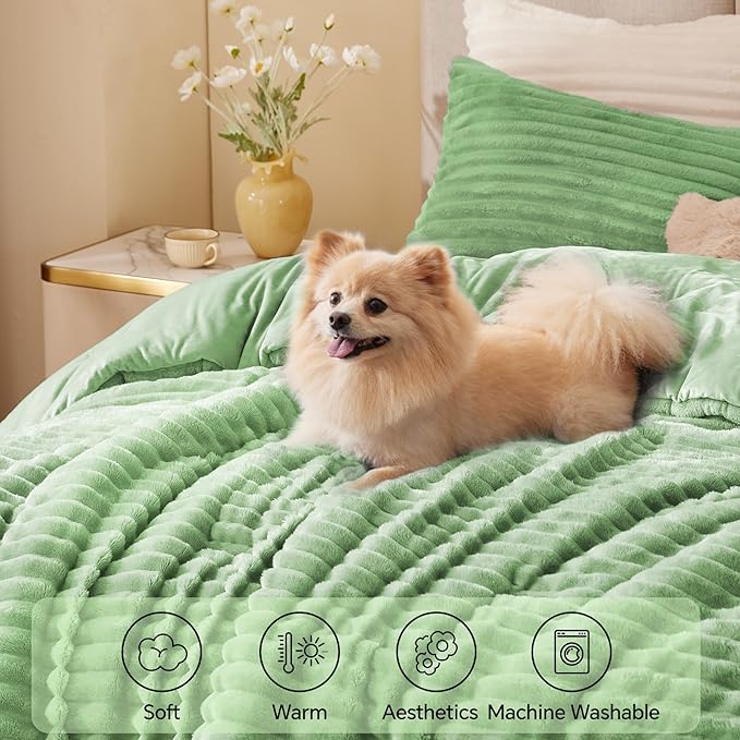 BEDELITE Fleece California King Comforter Set -Super Soft & Warm Fluffy Green Bedding, Luxury Fuzzy Heavy Bed Set for Winter with 2 Pillow Cases