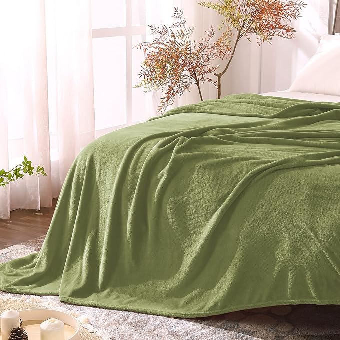 BEDELITE Fleece Blanket Sage Green Throw Blanket for Couch & Bed, Luxury Plush Cozy Fuzzy Blanket 50" x 60", Super Soft Warm Lightweight Throw Blanket for Travel Camping
